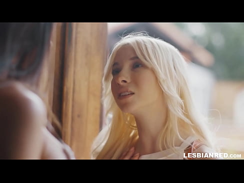 ❤️ La noia torna a casa uns mesos després i s'acaba menjant el cony de la seva madrastra ❌ Vídeo anal al ca.eggporncomics.ru
